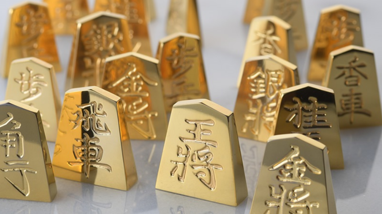 金の将棋駒
